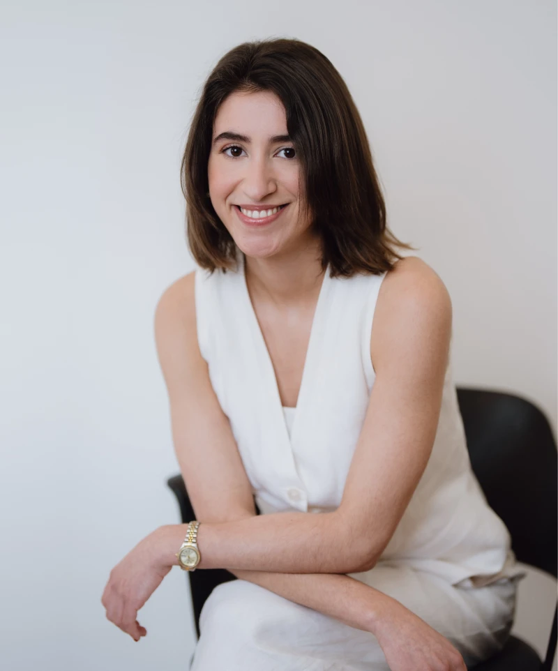 Beatriz Batista Pereira, Associate